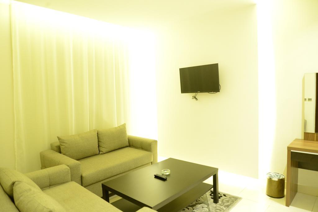 Silver City 2 Business Hotel Apartments เจดดาห์ ภายนอก รูปภาพ